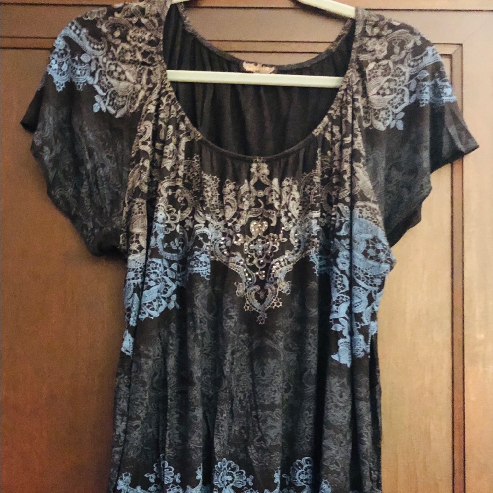 Short sleeved blouse